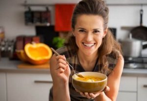 Kold suppe - et friskt indslag på varme dage