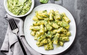 Avocadopesto med pasta.