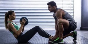 Øvelser med medicinbolde