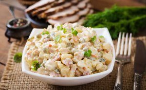 Sådan laver du kartoffelsalat