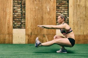 Pistol squats med en stol