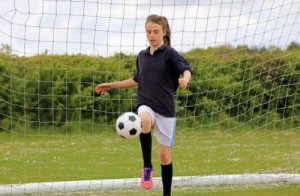 Hvilke muskler bruger vi til at sparke til en bold?