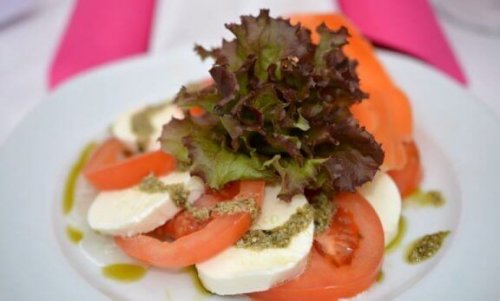 caprese salat