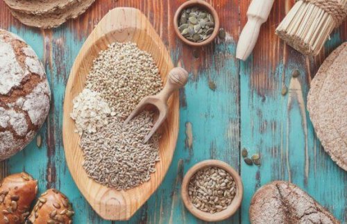 forskellige korn og brød