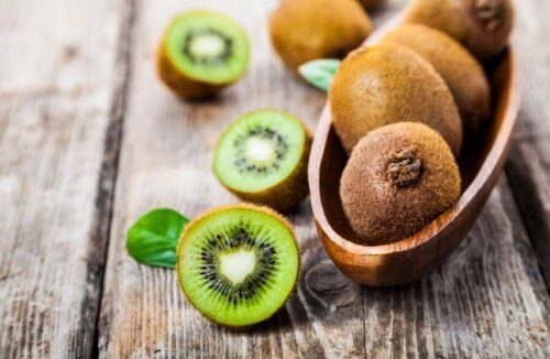 kiwi i en skål