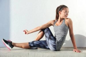 De bedste udstrækningsøvelser til stramme hoftebøjere