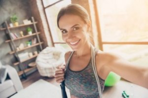 Træn cardio derhjemme uden brug af maskiner