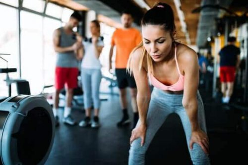 kvinde i fitnesscenter