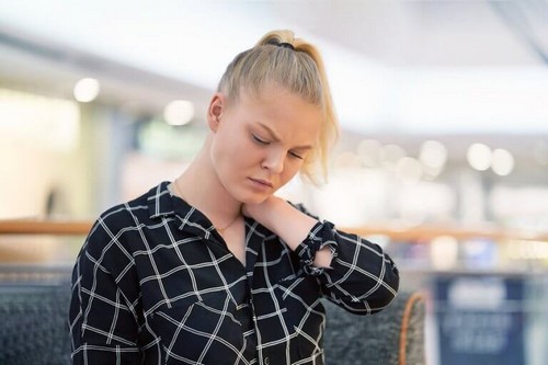 Kvinde føler sig mentalt træt