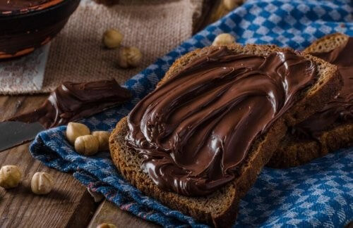 Rugbrødsmad med hjemmelavet pålæg 