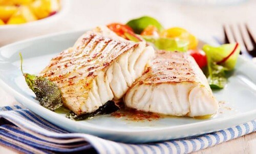 Ovnbagt laks med grøntsager