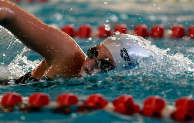 svøm for at reducere dit kolesterol