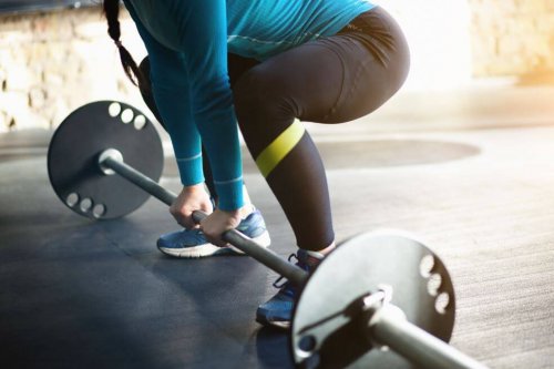 kvinde der dødløfter