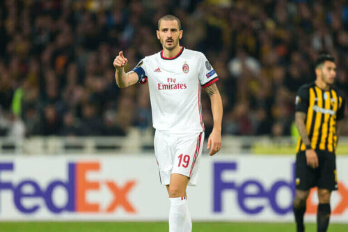 fodboldspiller på banen