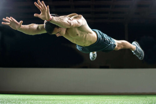 mand vandret i luften