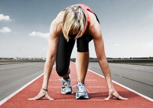 Kvinde gør sig klar til kapløb